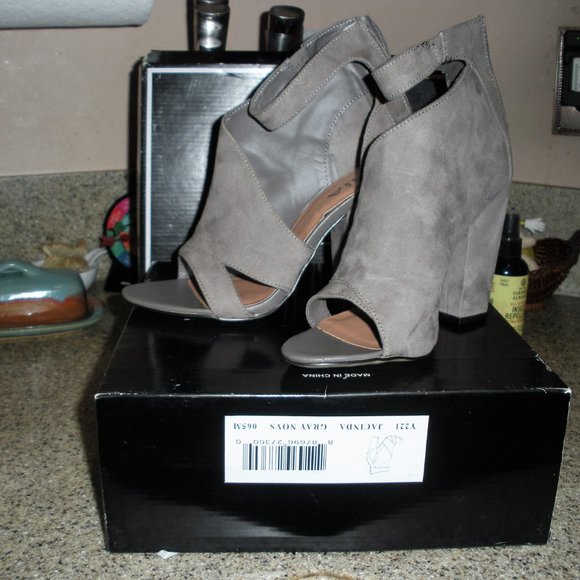 MIA NEW IN BOX gray suede booties open toed, Perfect! - Picture 3 of 5
